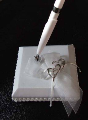 Sweethearts White Pen & Holder